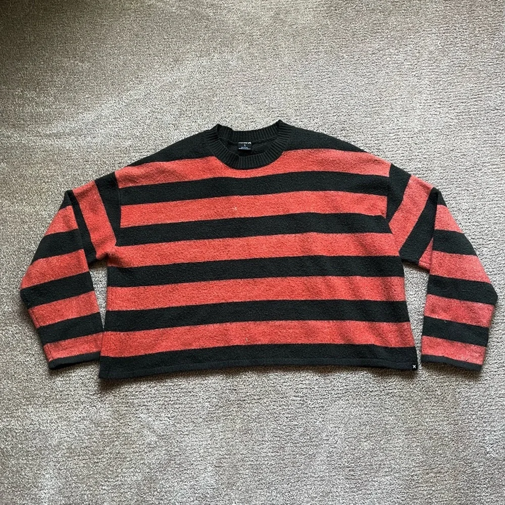 VTG 00’s / Y2K Hurley Red & Black Striped Sweater - Picture 2 of 6